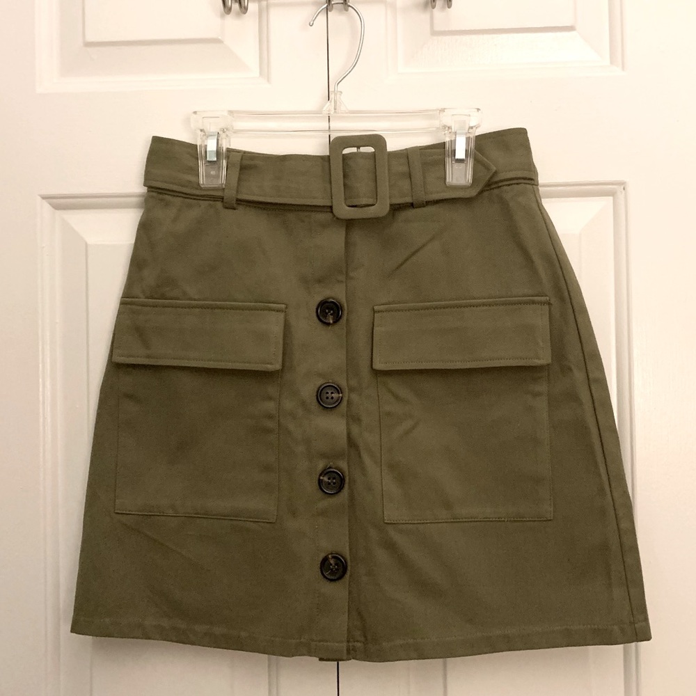 Buttoned Green Women’s Small Skirt